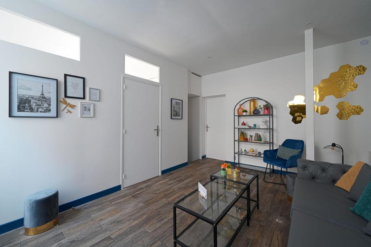 Huge 2 Floor With Unique Games & Theatre Parijs